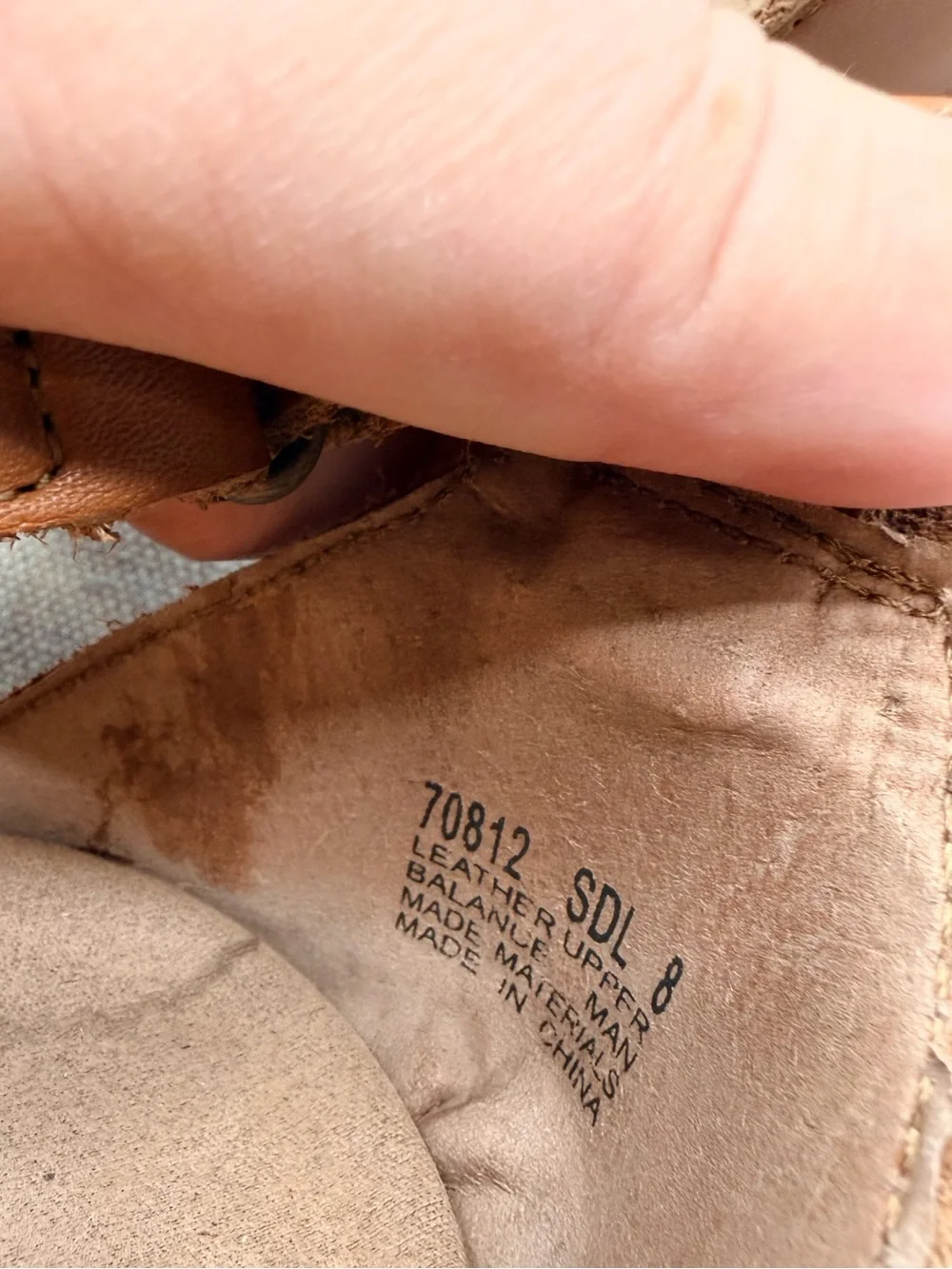 Minnetonka Women's Tan Beaded T-Strap Sandals